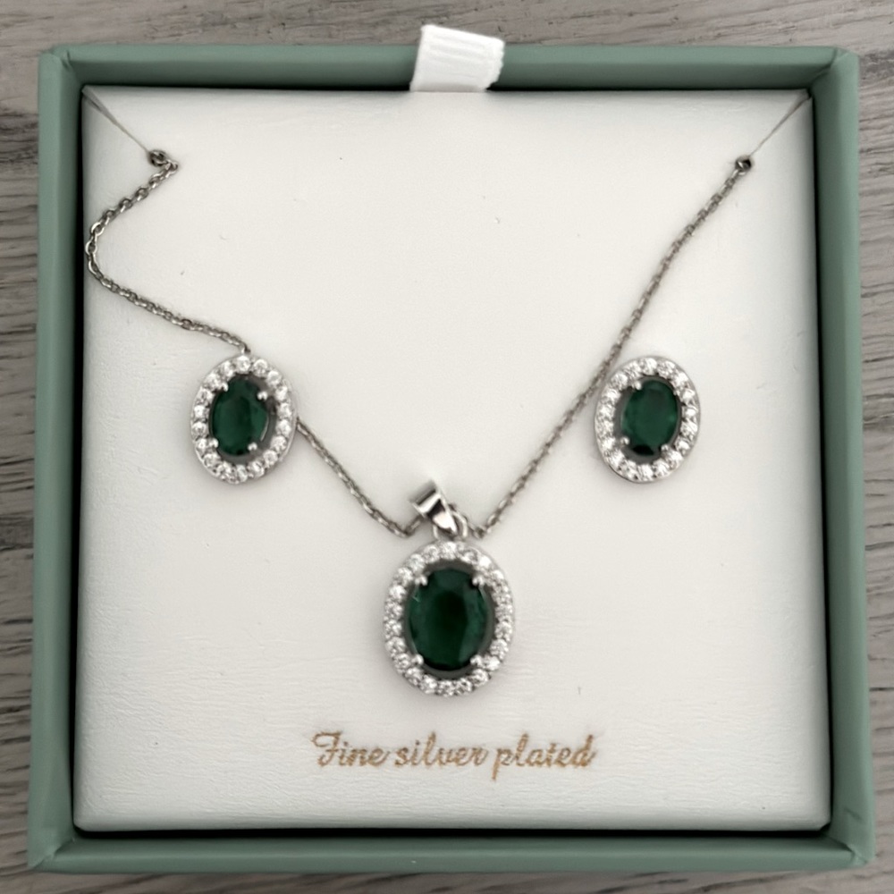 Green Gem necklace and earrings Set